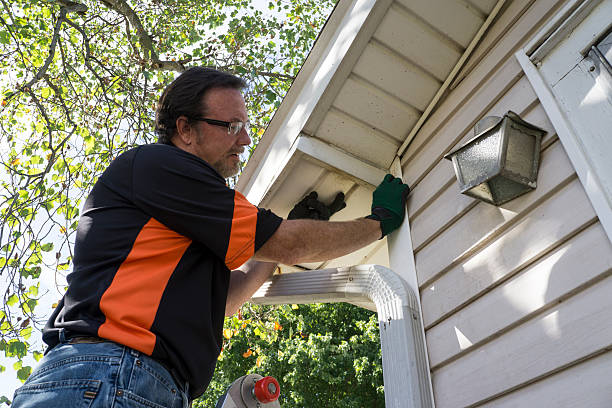 Siding Removal and Disposal in Tres Arroyos, NM